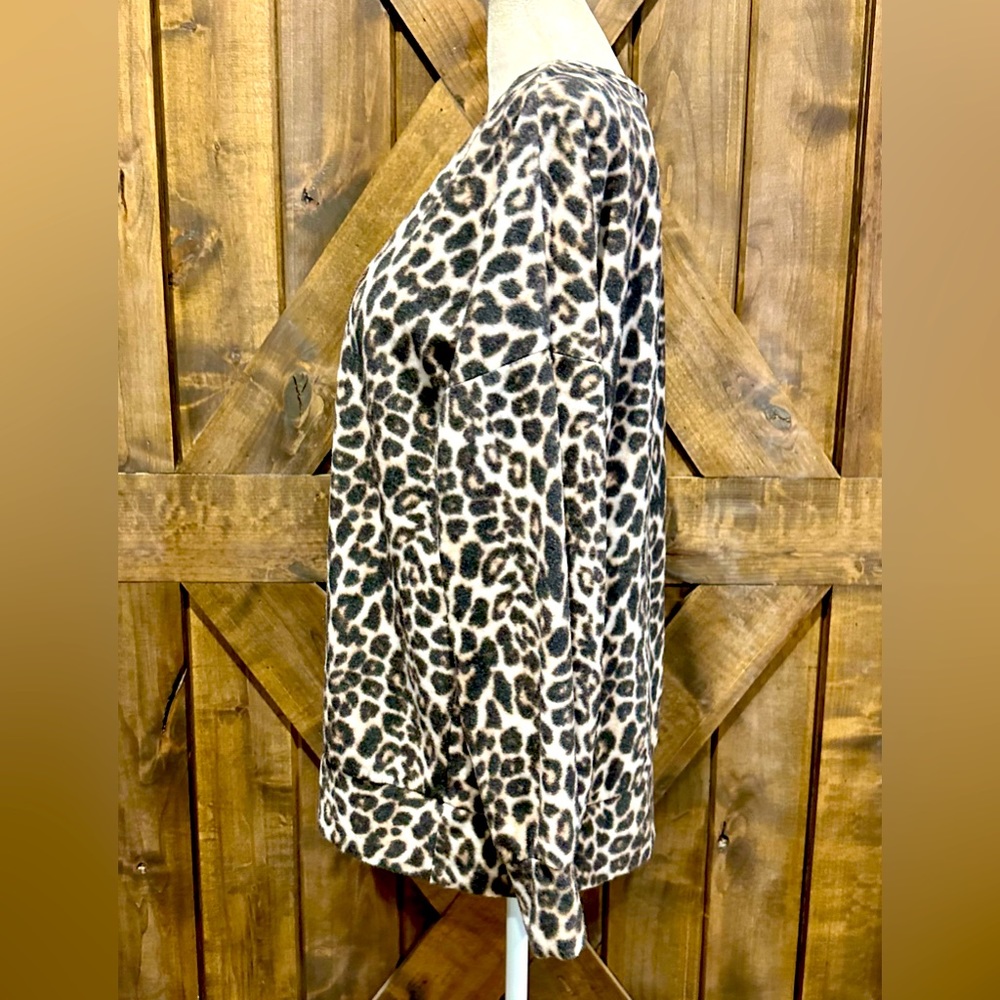 EUC Vanilla Bay Leopard Print Sequin Deer Long Sleeve Top - Picture 11 of 12